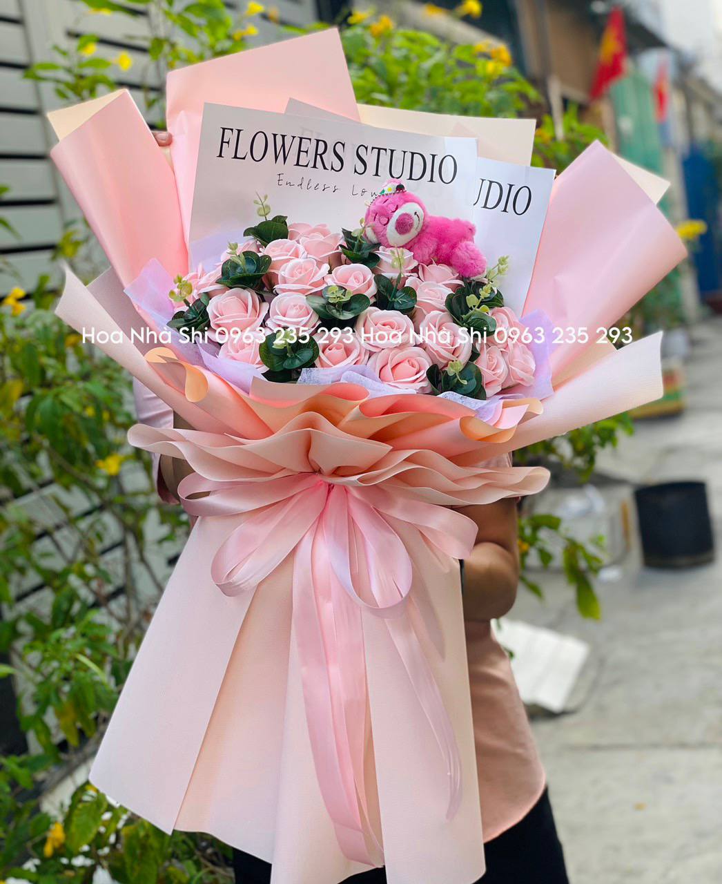 Bó Hoa Sáp Thơm Mix Gấu Dâu Tí Hon - 204