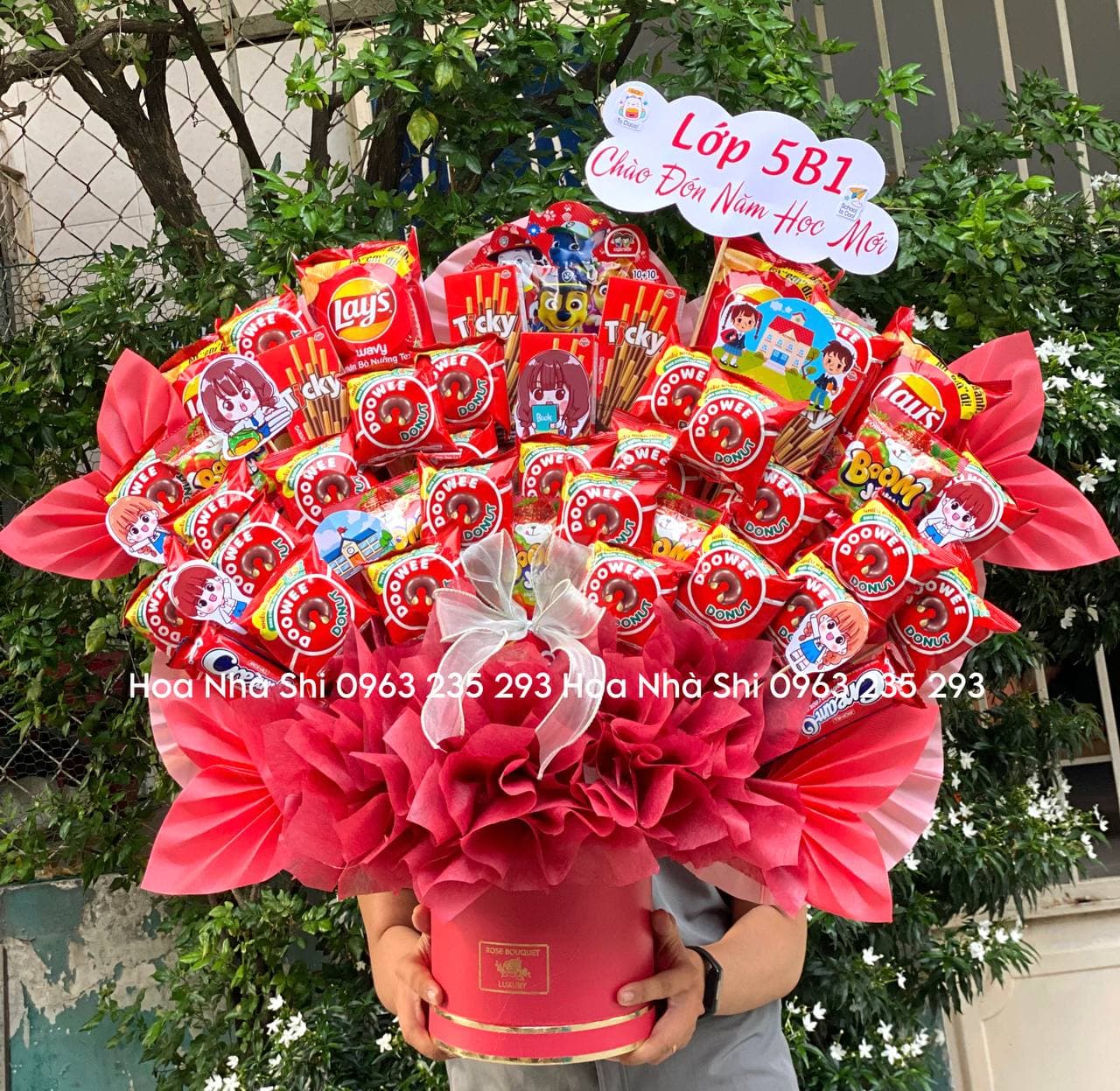 Hộp Hoa Bánh Kẹo Sinh Nhật Màu Đỏ - 239
