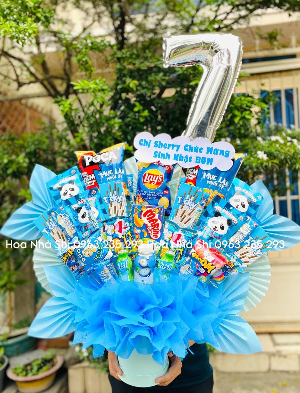 Hộp Hoa Bánh Kẹo Sinh Nhật Màu Xanh Dương - 328